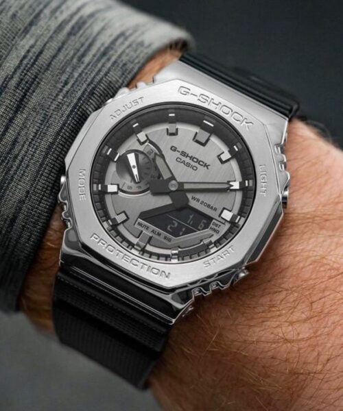 G-SHOCK GM 2100 SILVER BLACK PRIMIUM QUILTY WATCH